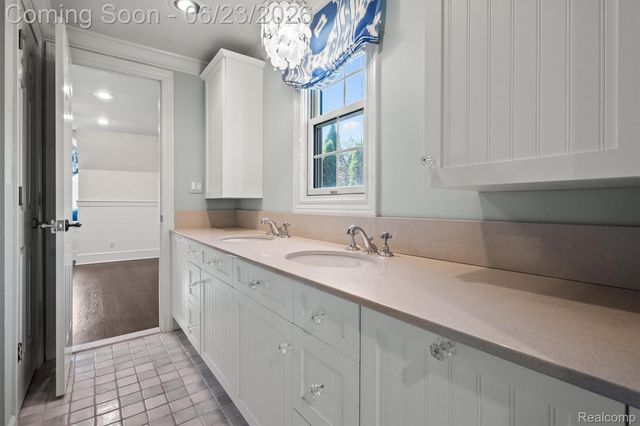520 Pleasant Street, Birmingham, MI 48009