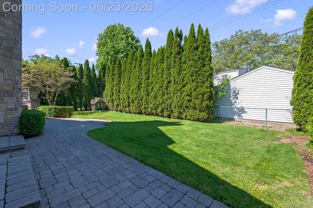 520 Pleasant Street, Birmingham, MI 48009
