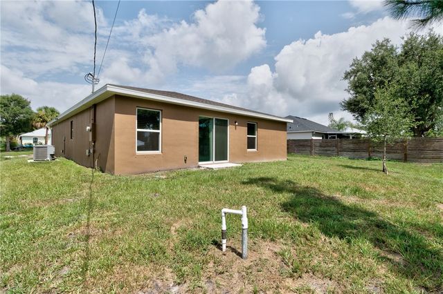 8756 103rd Avenue, Vero Beach, FL 32967