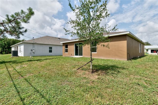 8756 103rd Avenue, Vero Beach, FL 32967