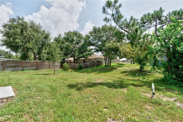 8756 103rd Avenue, Vero Beach, FL 32967
