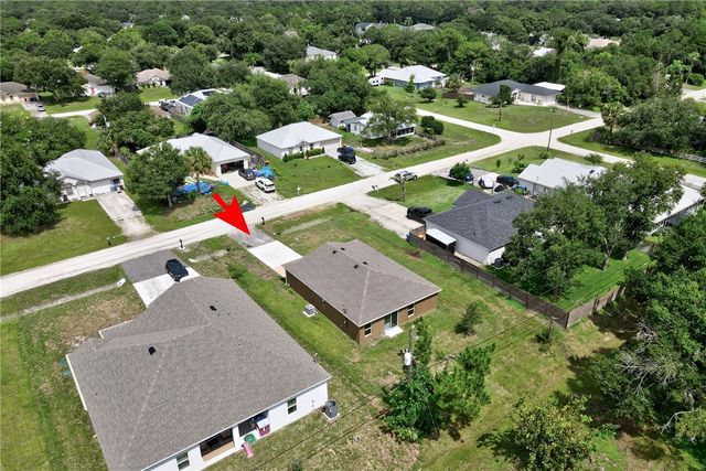 8756 103rd Avenue, Vero Beach, FL 32967