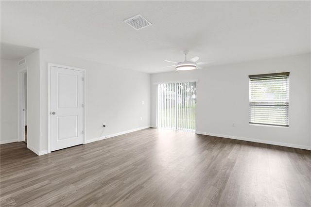 8756 103rd Avenue, Vero Beach, FL 32967