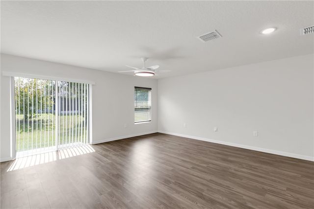 8756 103rd Avenue, Vero Beach, FL 32967