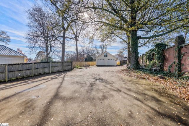 317 W Stone Avenue, Greenville, SC 29609
