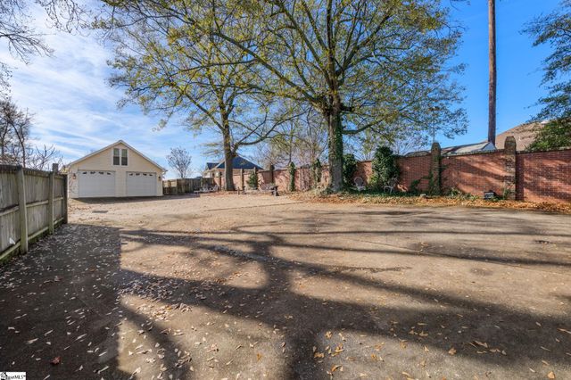317 W Stone Avenue, Greenville, SC 29609