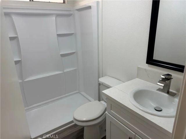 200 W san bernardino 76, Rialto, CA 92376