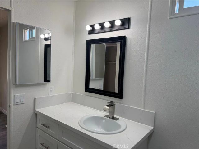 200 W san bernardino 76, Rialto, CA 92376