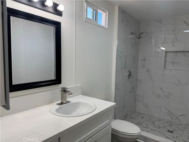 200 W san bernardino 76, Rialto, CA 92376