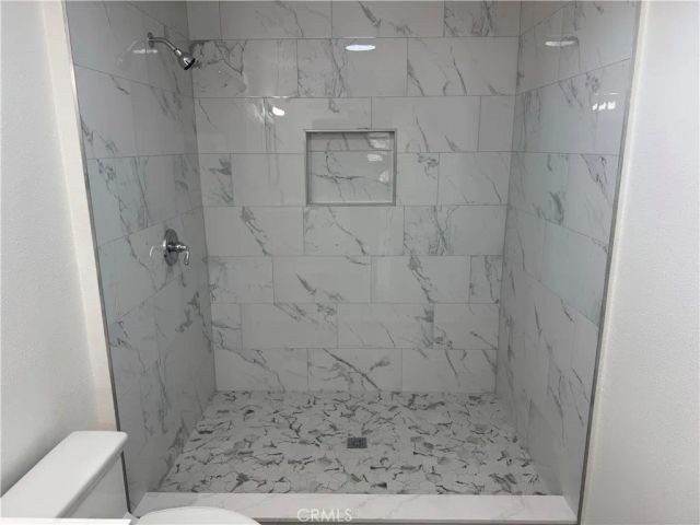 200 W san bernardino 76, Rialto, CA 92376