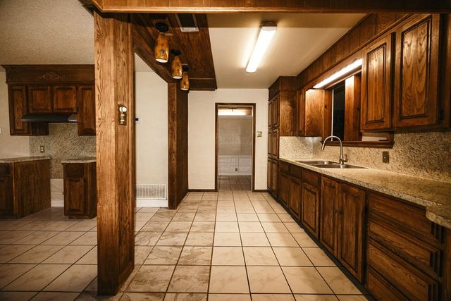 2814 W 3rd St, Odessa, TX 79763