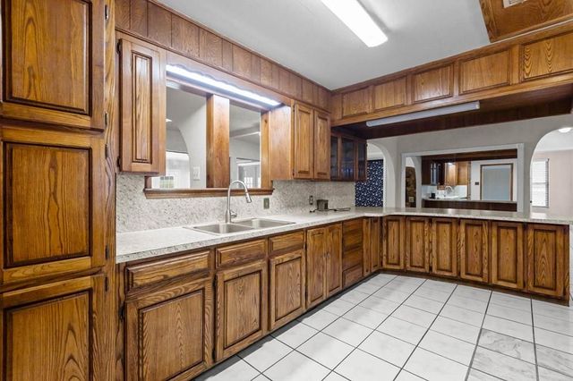 2814 W 3rd St, Odessa, TX 79763