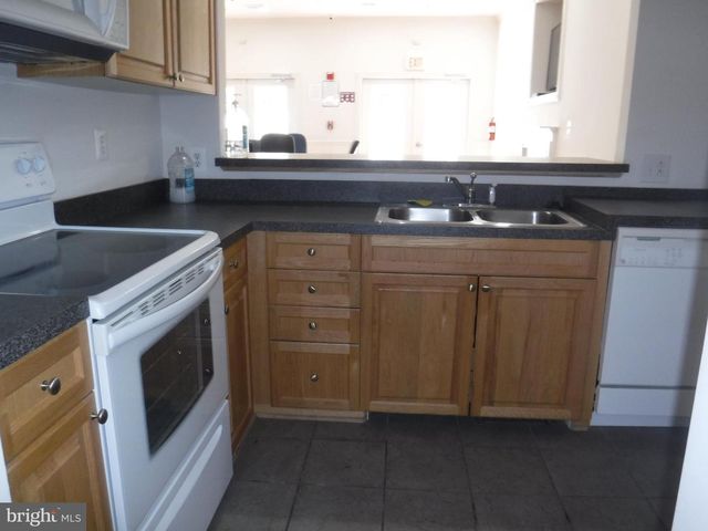 2665 MANHATTAN PL #02/303, Vienna, VA 22180