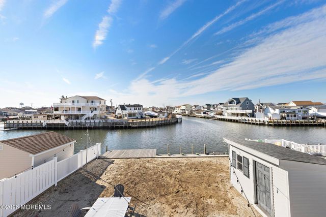 1075 Beach Haven West Boulevard, Beach Haven West, NJ 08050