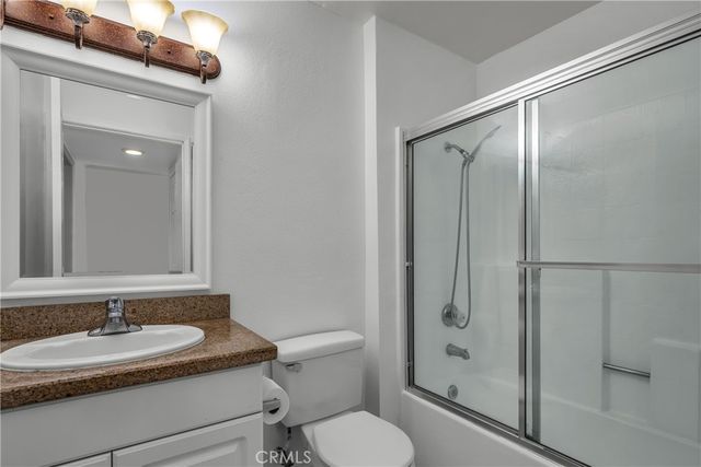 5500 Owensmouth Avenue 228, Woodland Hills, CA 91367
