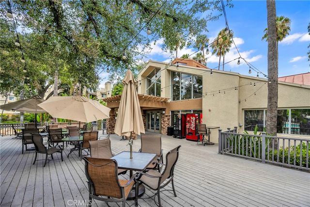 5500 Owensmouth Avenue 228, Woodland Hills, CA 91367