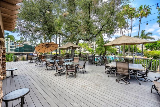 5500 Owensmouth Avenue 228, Woodland Hills, CA 91367