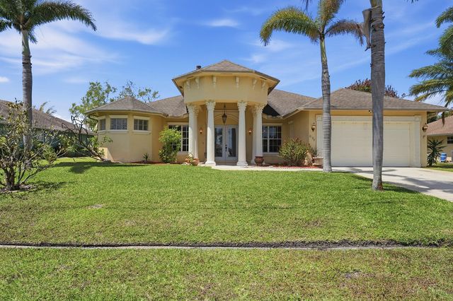 2199 SE Heathwood Circle, Port St. Lucie, Port St Lucie, FL 34952
