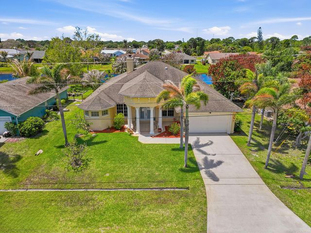 2199 SE Heathwood Circle, Port St. Lucie, Port St Lucie, FL 34952