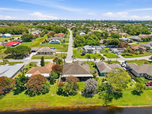 2199 SE Heathwood Circle, Port St. Lucie, Port St Lucie, FL 34952