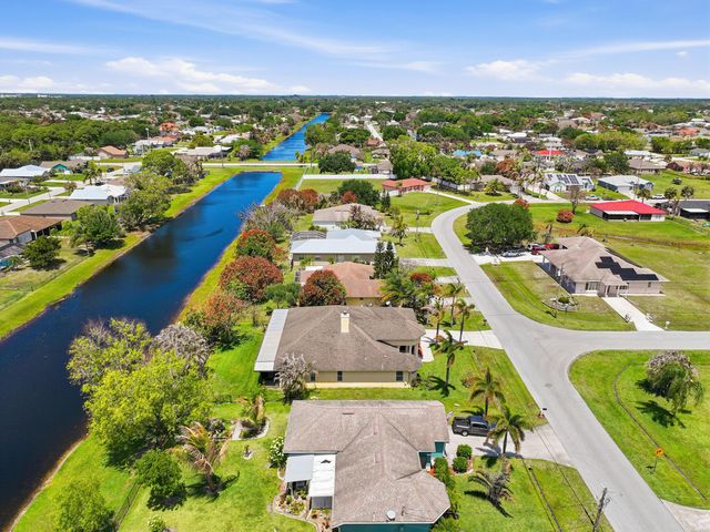 2199 SE Heathwood Circle, Port St. Lucie, Port St Lucie, FL 34952