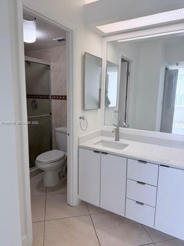 17890 W Dixie Hwy 702 Hwy 702, North Miami Beach, FL 33160