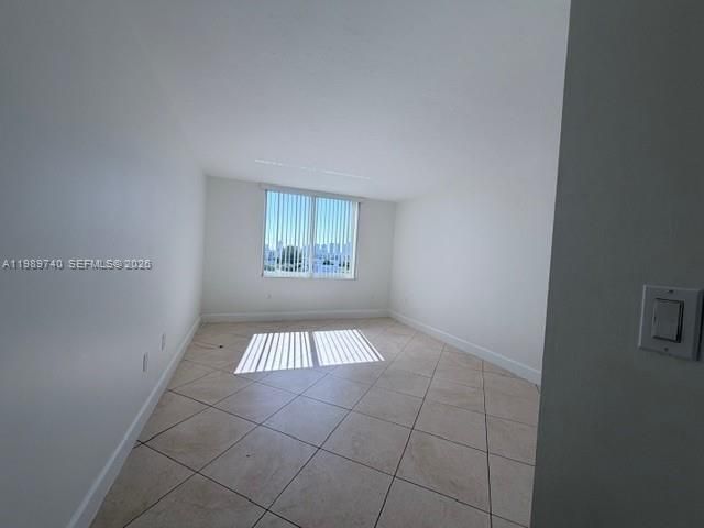 17890 W Dixie Hwy 702 Hwy 702, North Miami Beach, FL 33160