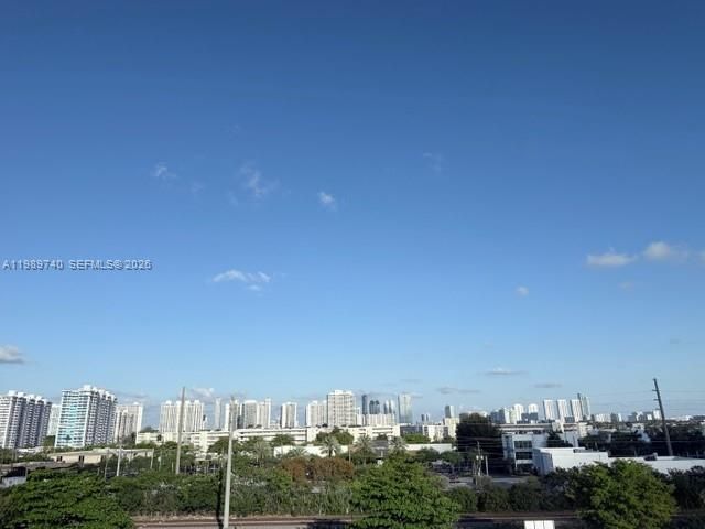 17890 W Dixie Hwy 702 Hwy 702, North Miami Beach, FL 33160