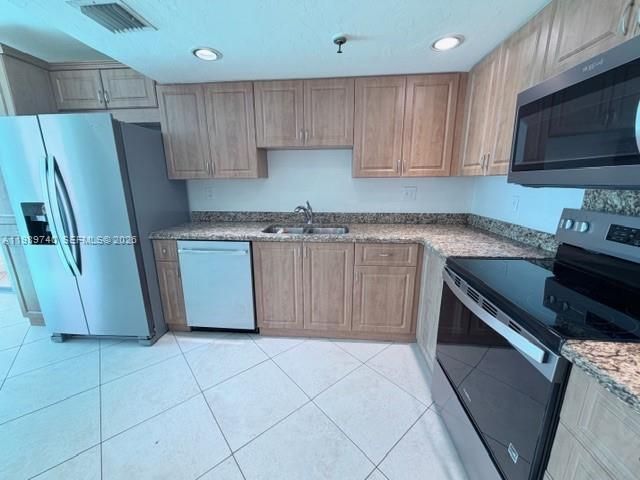 17890 W Dixie Hwy 702 Hwy 702, North Miami Beach, FL 33160