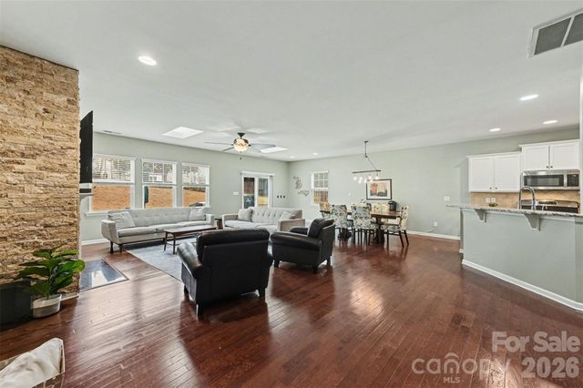 116 Glastonbury Drive, Mooresville, NC 28115