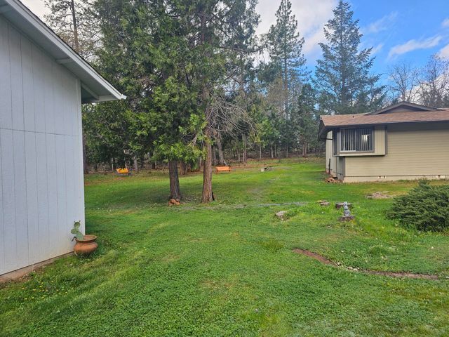 1030 Red Mountain Drive, Grants Pass, OR 97526