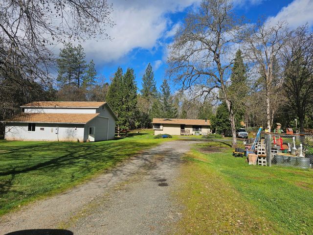 1030 Red Mountain Drive, Grants Pass, OR 97526