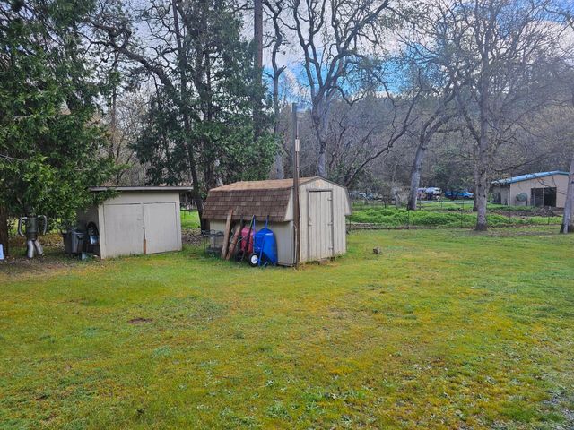 1030 Red Mountain Drive, Grants Pass, OR 97526