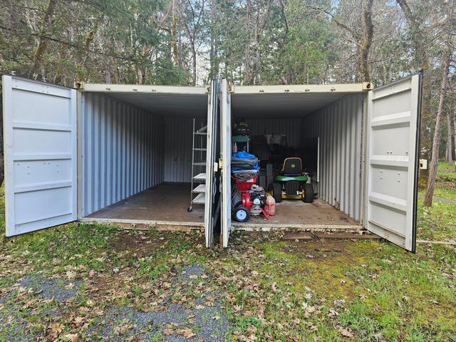 1030 Red Mountain Drive, Grants Pass, OR 97526