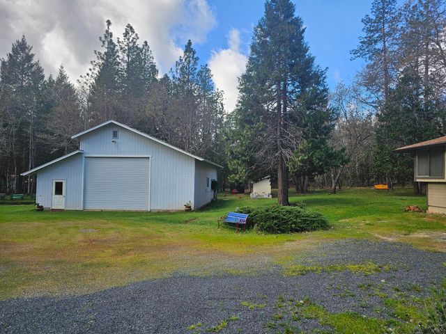 1030 Red Mountain Drive, Grants Pass, OR 97526