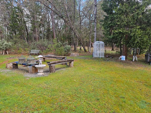 1030 Red Mountain Drive, Grants Pass, OR 97526