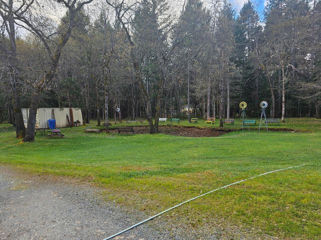 1030 Red Mountain Drive, Grants Pass, OR 97526