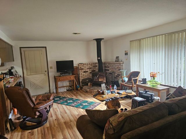 1030 Red Mountain Drive, Grants Pass, OR 97526