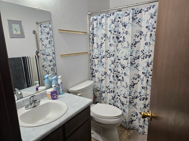 1030 Red Mountain Drive, Grants Pass, OR 97526