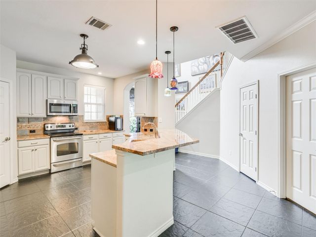 539 Colovista PKWY B101, Bastrop, TX 78602