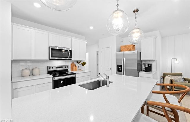 1214 Caloosa Cove DR, Labelle, FL 33935