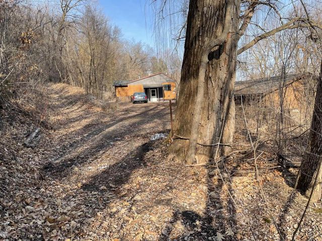 1200 Main Street W, Carver, MN 55315