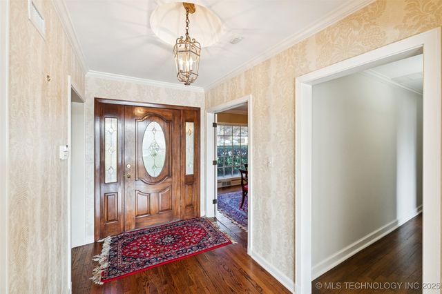 2430 E 38th Street S, Tulsa, OK 74105