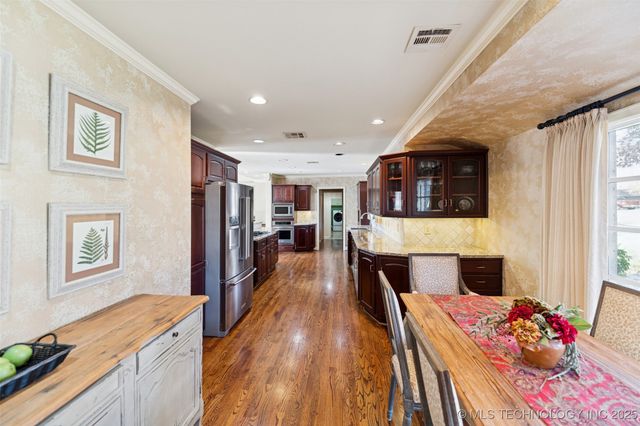 2430 E 38th Street S, Tulsa, OK 74105