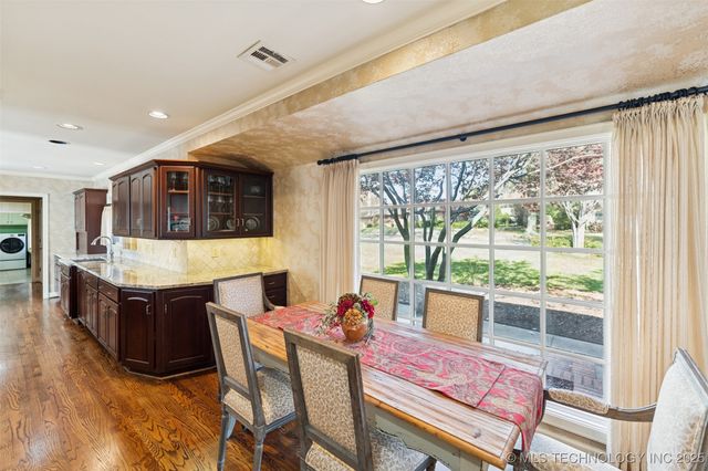 2430 E 38th Street S, Tulsa, OK 74105