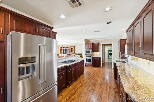 2430 E 38th Street S, Tulsa, OK 74105