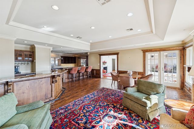 2430 E 38th Street S, Tulsa, OK 74105