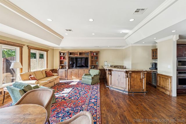 2430 E 38th Street S, Tulsa, OK 74105