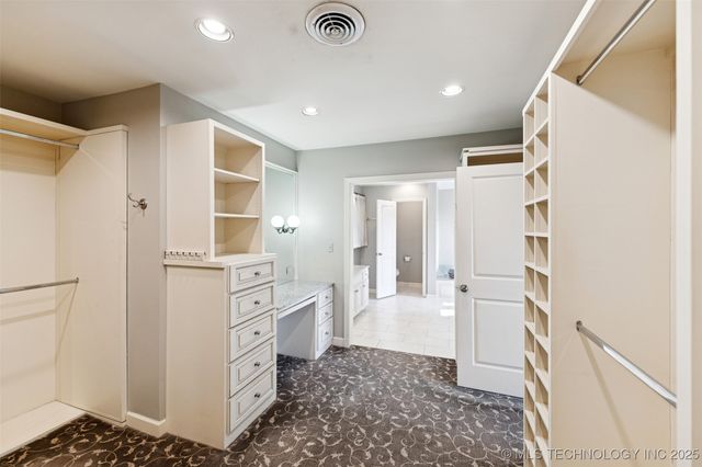 2430 E 38th Street S, Tulsa, OK 74105