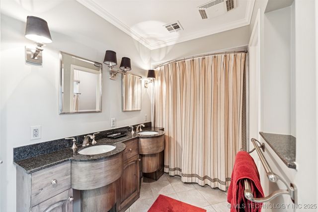 2430 E 38th Street S, Tulsa, OK 74105